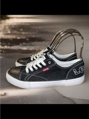 Levi's Anika C CVS canvas sneakers.Womens Size 8